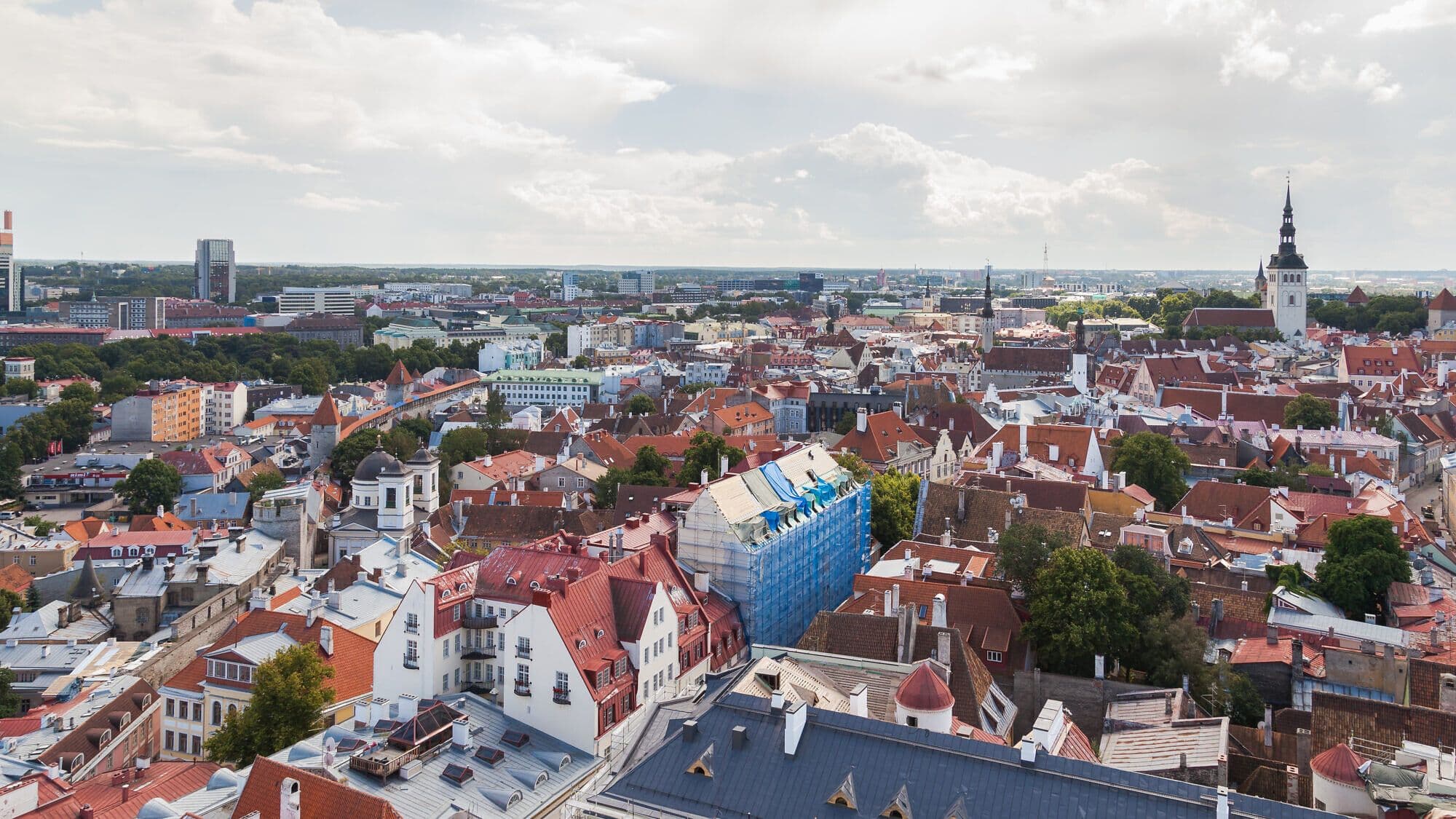 https://ghost.helloskip.com/blog/content/images/2020/09/Vistas_panor-micas_desde_la_iglesia_de_San_Olaf_Tallinn_Estonia_2012-08-05_DD_14-2000x1125.jpg