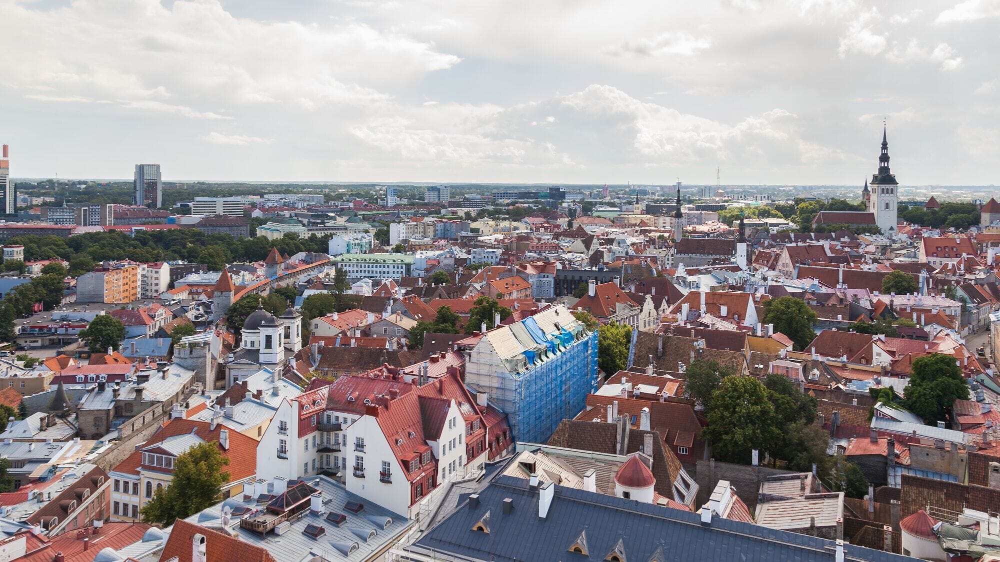 https://ghost.helloskip.com/blog/content/images/2020/09/Vistas_panor-micas_desde_la_iglesia_de_San_Olaf_Tallinn_Estonia_2012-08-05_DD_14-2000x1125.jpg